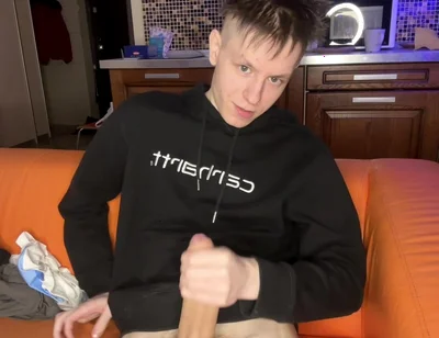 Hand Pump Session Builds to Uncontrollable Twink Cum