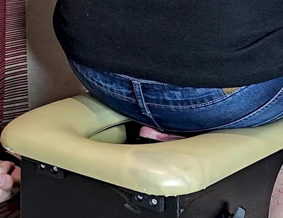 Extreme Jeans Face Sitting