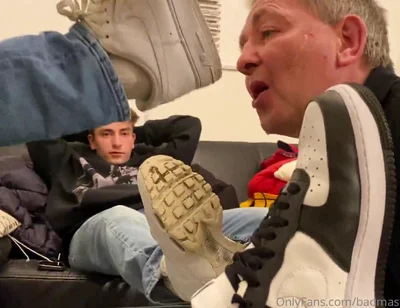 Sneaks group master boys