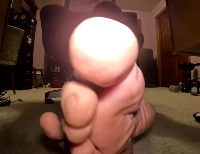 Worship My Feet While I Game!