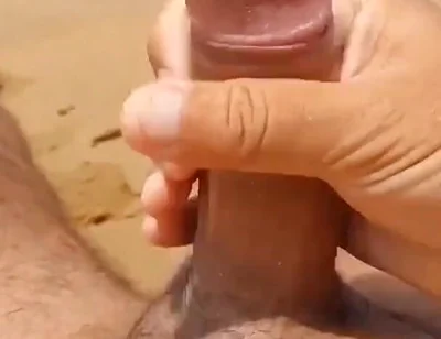 Ladysilva on the Beach Jerking off and Cumming a Lot