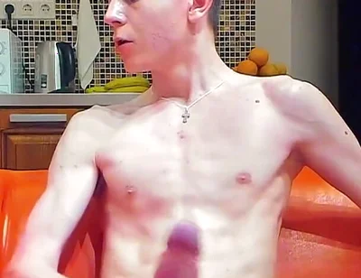 I Watch Porn Again That Makes Me Wet and Cum