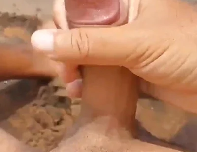 Ladysilva on the Beach Jerking off and Cumming a Lot