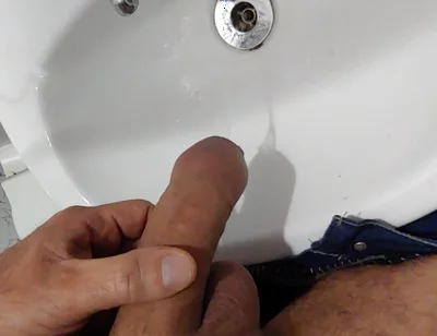 Big Dick Peeing with Skin on