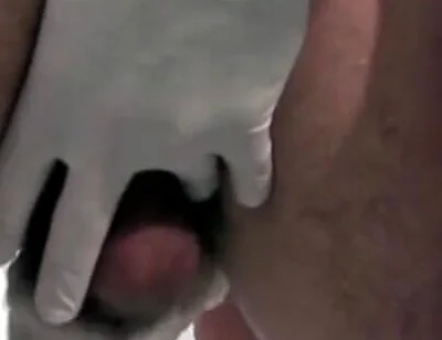 Young striagt used at the clicni by the doctor