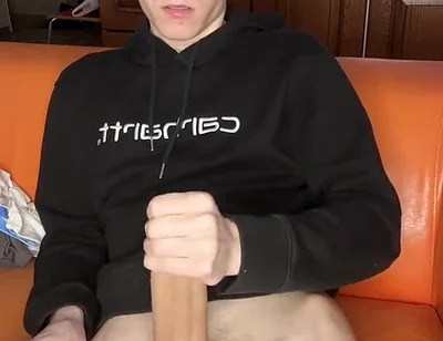 Hand Pump Session Builds to Uncontrollable Twink Cum
