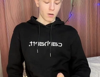 Twink Prostate Tingles During Intense Solo Hand Pump