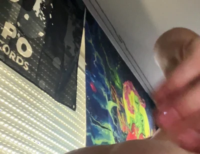 Extrem Big Anal Plug in Jung Boy